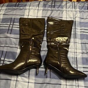 NEW Elegant Black Croc-Embossed Knee-High Boots